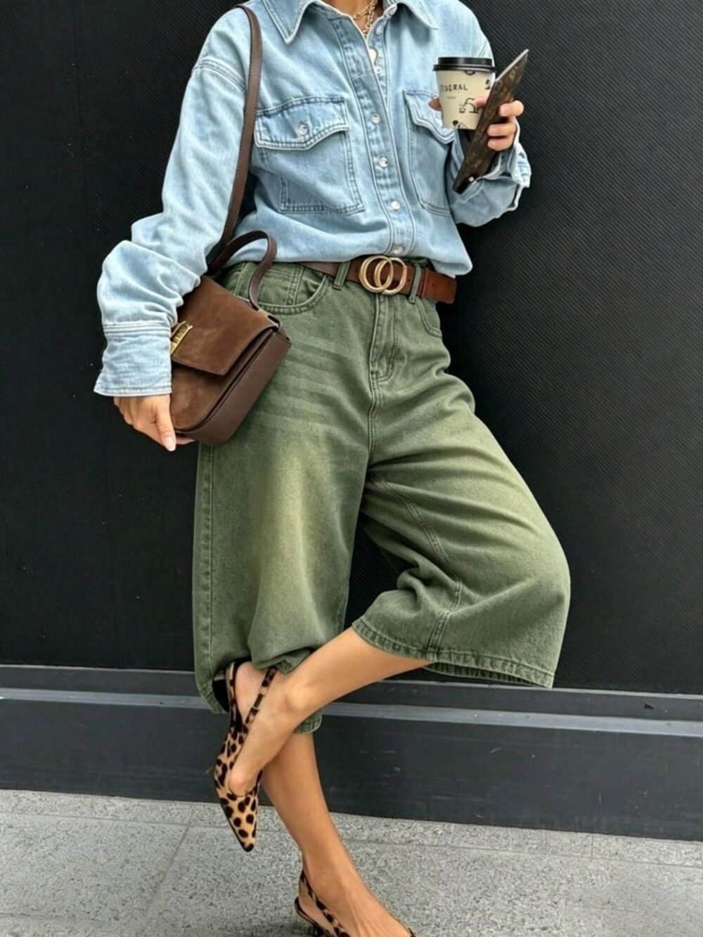 Green Casual Women's Denim Bermuda Shorts with Pockets - Picture 4 of 6